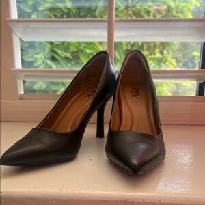 Black Leather Pointed-Toe Stiletto Pumps